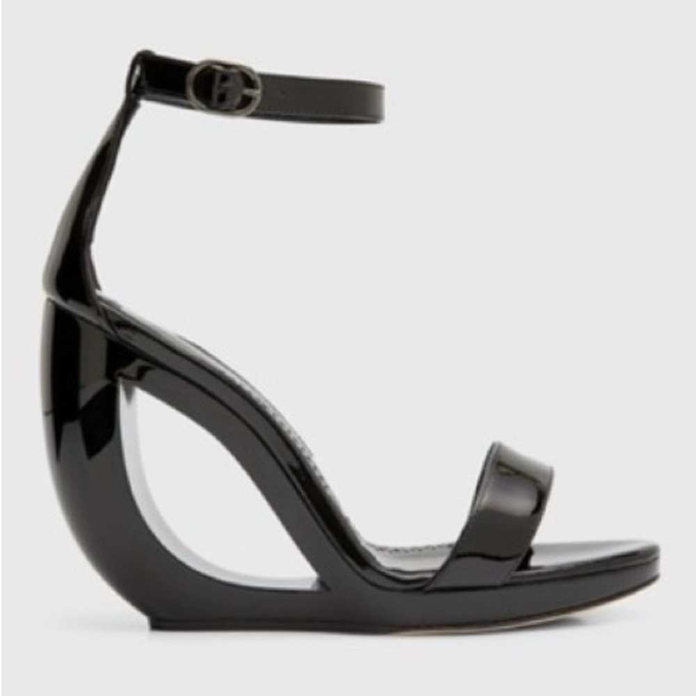 Manolo Blahnik Glossy Black Heels